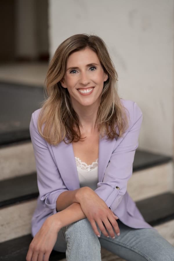 Tineke Zwart
